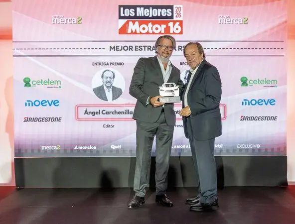 Premios Motor16 2026: una gala, en el 43 aniversario, que celebra la excelencia 7 Motor16 PREMIO HYUNDAI SANTIAGO DE LA ROCAH Merca2