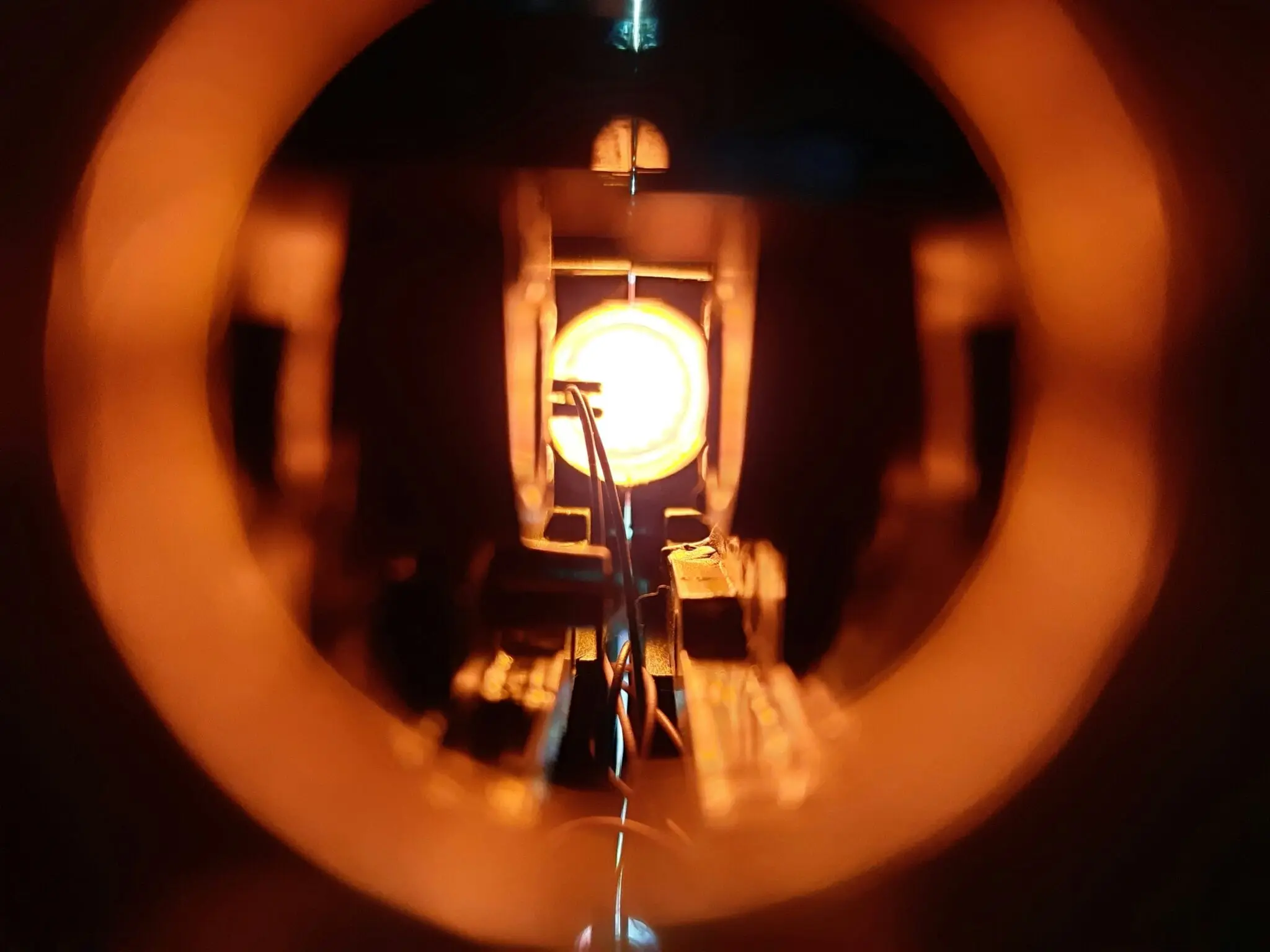Logran medir colisiones atómicas individuales contra una sola partícula de sílice 1 Merca2 física experimental