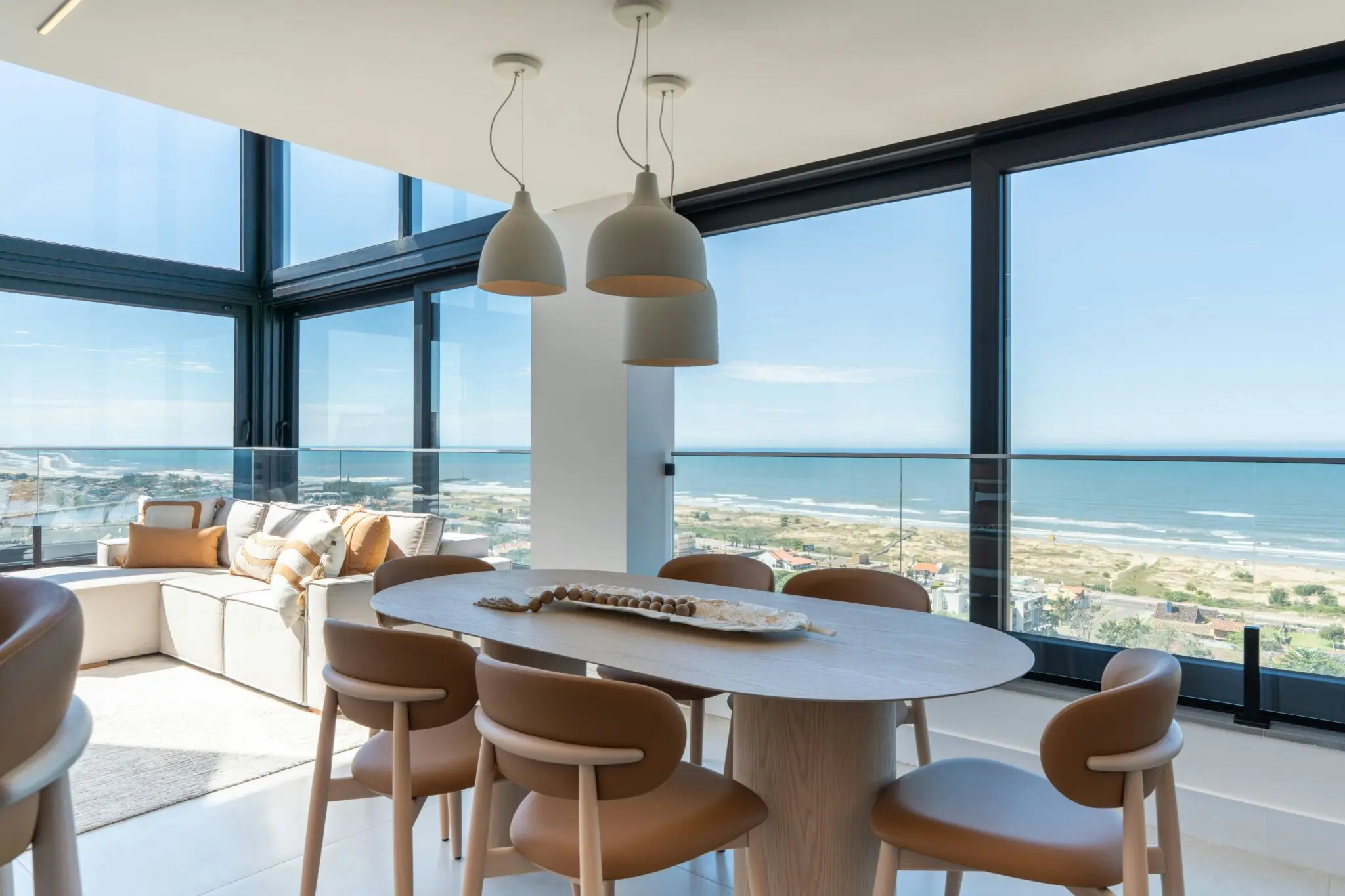 Laguna Beach: el real estate prime costero resiste con una mansión de 26,5 millones 1 Merca2 propiedades de lujo