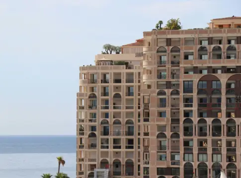 Edificios junto al mar reforma hotel lujo Barcelona