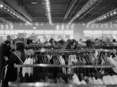 inditex-contra-shein-precio-asequible-portada Inditex contra Shein