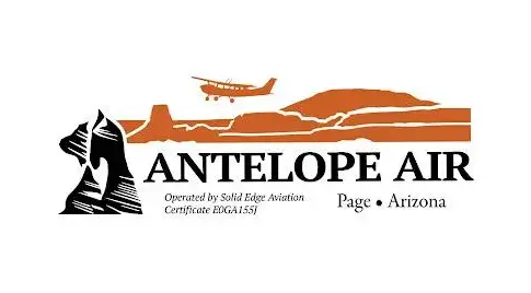 Logotipo de Antelope Air en Page, Arizona Logotipo de Antelope Air con un avión, un paisaje estilizado y la mención Page, Arizona.
