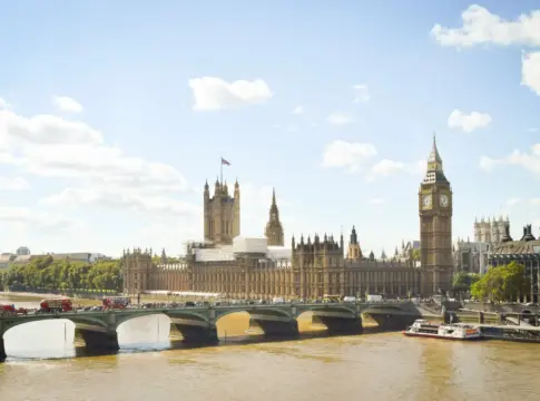 Westminster y el Big Ben junto al Támesis libre circulación Reino Unido UE