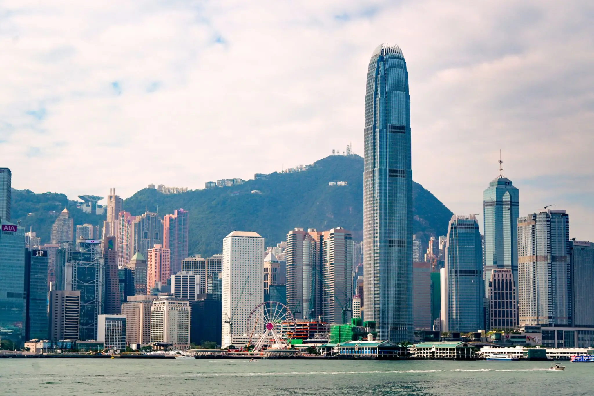Pando Solana ETF debuta en Hong Kong el 13 de octubre como segundo ETF spot de Solana 1 Merca2 ETF Solana Hong Kong
