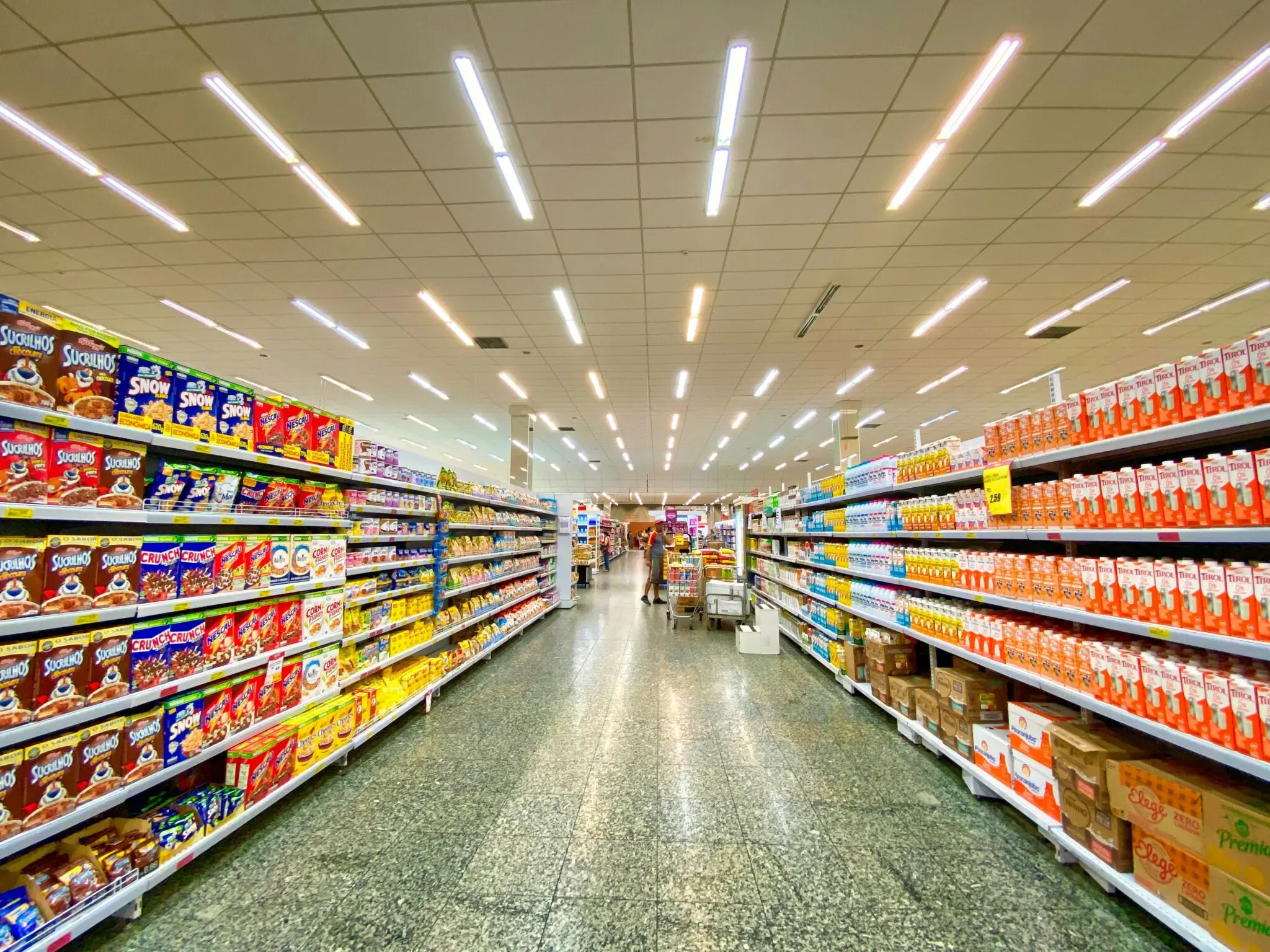 Lidl y Aldi bajan los precios para frenar la inflación y tensan la cesta de Mercadona y Carrefour 1 Merca2 guerra de precios supermercados