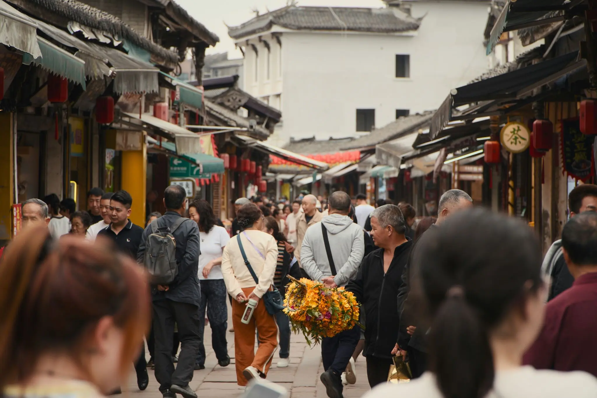 El gasto turístico en la Semana Dorada China cae a 893,92 yuanes por viaje, mínimo en cuatro años 1 Merca2 consumo China
