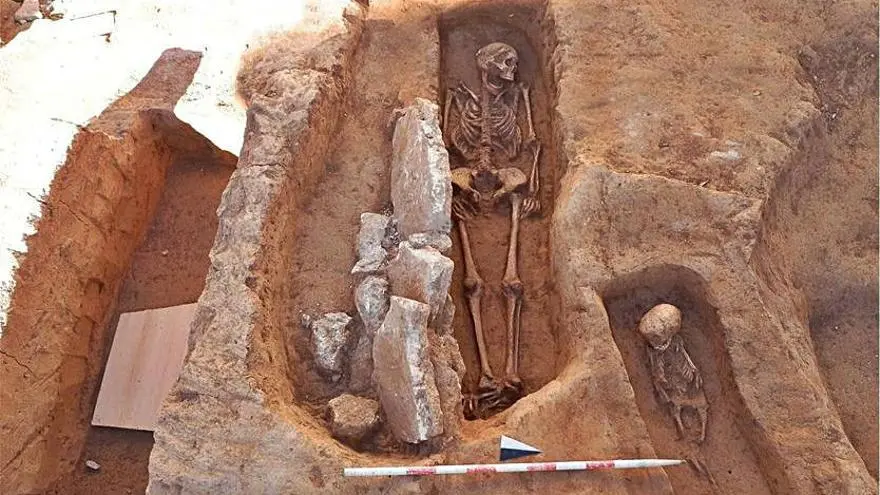 Hallan 50 tumbas romanas atípicas bajo las obras de la M5 en Gloucestershire