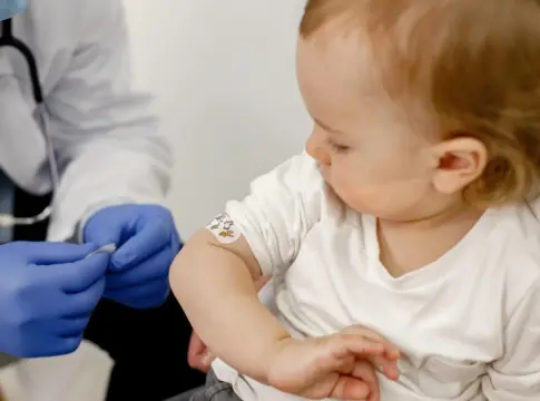 Madrid amplía la vacuna de la gripe hasta los 7 años: cómo sacar la cita hoy mismo para ti o para tus hijos Madrid amplía la vacuna de la gripe hasta los 7 años: cómo sacar la cita hoy mismo para ti o para tus hijos