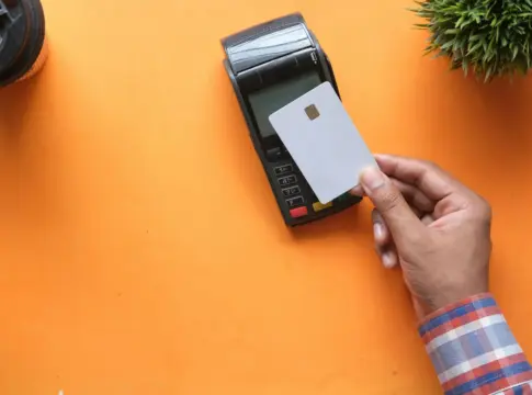 visa-pagar-gas-ethereum-tarjeta-portada gas Ethereum con Visa