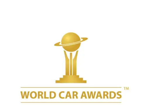 Logotipo de los World Car Awards Logotipo dorado de World Car Awards con un trofeo sobre fondo blanco.