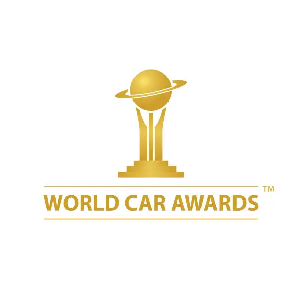 Logotipo de los World Car Awards Logotipo dorado de World Car Awards con un trofeo sobre fondo blanco.